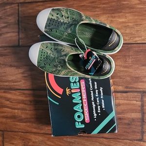 NIB Skechers Foamies